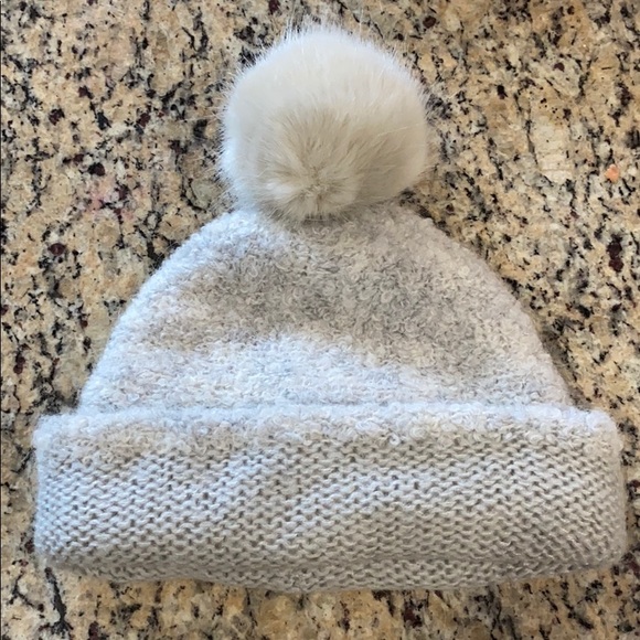 Beanie With Fuzz Ball 